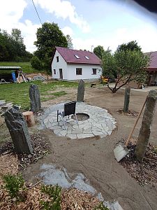 Pokládka dlažby a zámkové dlažby